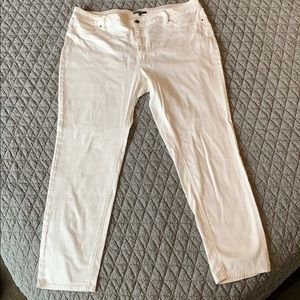 Lightweight, white cropped jeans
